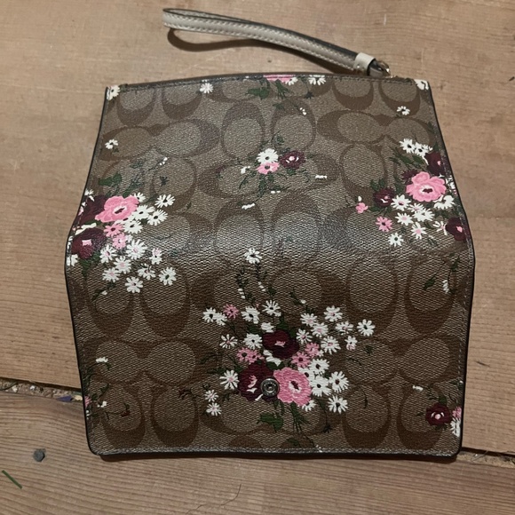 Coach Tech Wallet | Evergreen Floral - Picture 2 of 3